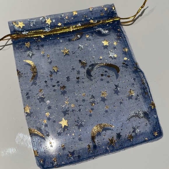 Adjustable stearling silver bracelet with blue gemstones - Picture 4 of 4